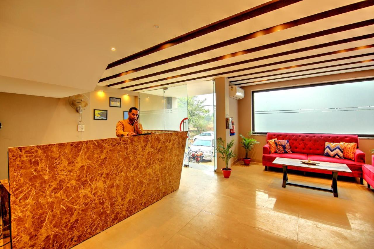 Artisan Rooms Нью-Делі Екстер'єр фото
